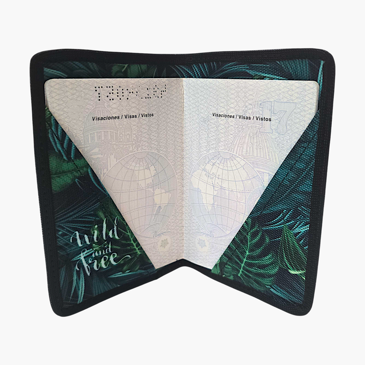 PORTAPASAPORTE / PORTADOCUMENTOS - WILD AND FREE
